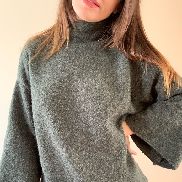 Forever 21 Sweaters - Forever 21 Bell Sleeve Turtle Neck